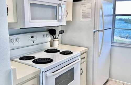 Englewood Apartment | Turtle Bay 3B Bay Breeze Retreat