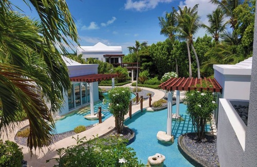 Providenciales Villa | Turtle Breeze - Fully Staffed Oceanfront Villa with Private Chef