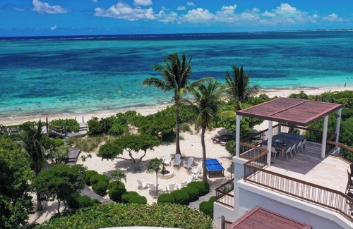 Providenciales Villa | Turtle Breeze - Fully Staffed Oceanfront Villa with Private Chef