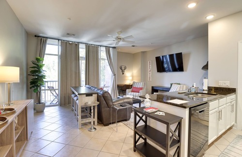 Tuscaloosa Condo | Tuscaloosa Condo: Steps to Bryant-Denny Stadium!