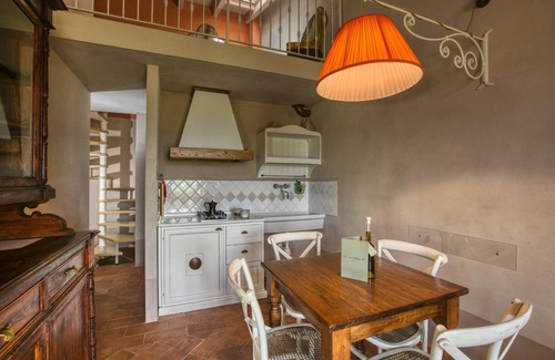 Braccagni House | Tuscan Stay w/Jacuzzi