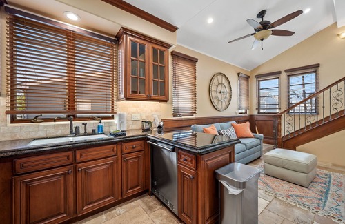 Balboa Island House | Tuscan Style Retreat - 1-Bed/1-Bath