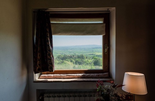 Chianni House | tuscany country house looking out over 180° of the enchanting Volterra panorama