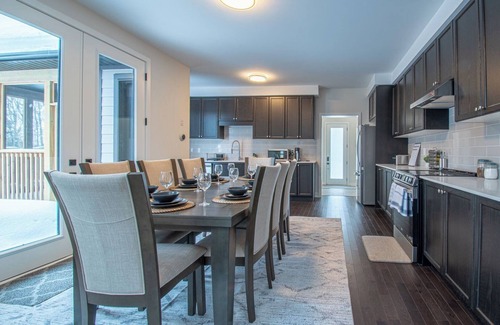 Dwight Cottage | Twilight Pines - Four Bedroom Cottage, Sleeps 8