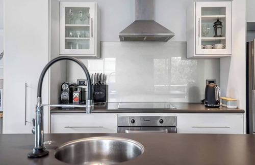 Lynmore Apartment | Twin Apartments - Walk to Forest with Spa Pools