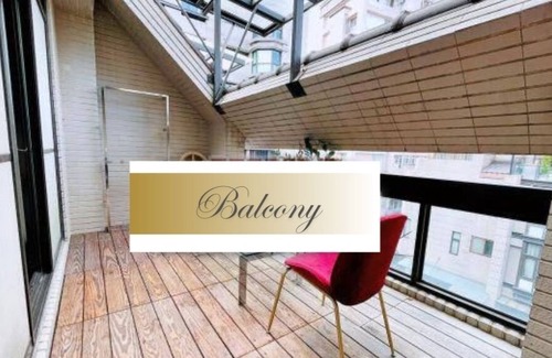 Neihu Villa | Twin bedroom with balcony