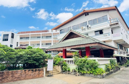 Old City House | Twin Room with Fan | Budget Comfort in Thailand