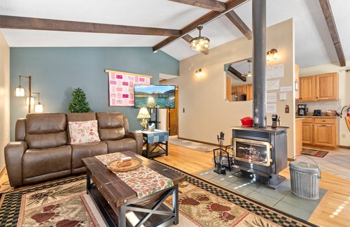 Venner Ranch Estates House | Twin Sisters Views Vacation Rental By Estes Park Homes 3 Bedroom Home by RedAwning