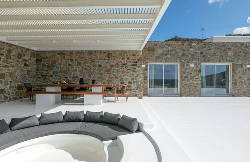 Mykonos House | Twin Villas,Luxury Designed,Fantastic Location,Close to Beach!Up to 26 persons