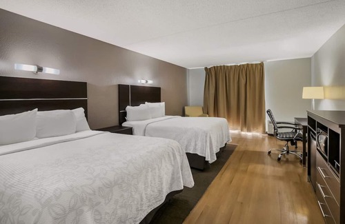 Cedar Bluff Hotel | Two Affordable Rooms Near Knoxville Convention Center – 10 Miles