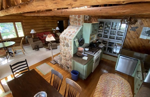 Hayward Cabin | Two Bears Lodge: Serenity & Luxury on a Private Peninsula