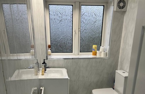 Stratford Apartment | Two-bed flat near Maryland Station, Stratford Westfield Mall, London Stadium