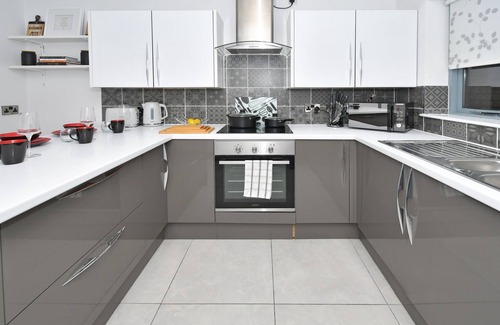 Birmingham Apartment | Two Bed Mews @ Aboyne Close Birmingham - Exclusive
