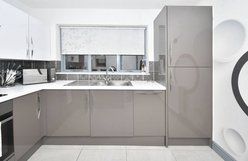 Birmingham Apartment | Two Bed Mews @ Aboyne Close Birmingham - Exclusive