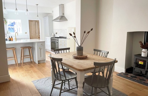 Birmingham House | Two Bed Victorian Townhouse Opposite QE/University