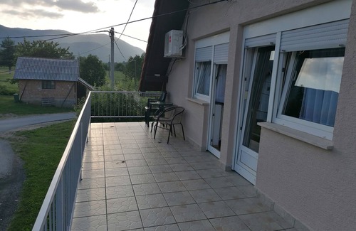 Catrnja Apartment | Two bedroom apartment with terrace Smoljanac, Plitvice (A-14979-a)