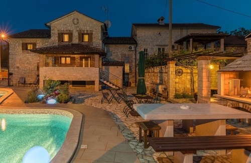 Kruncici Apartment | Two-Bedroom Apartment Ento with Balcony