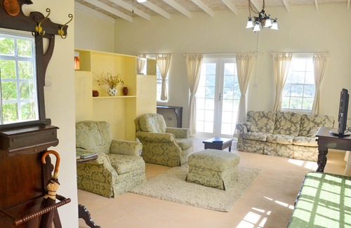 Corinthe House | Two bedroom apartment 10 minutes from Rodney Bay and Castries