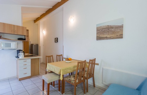 Karigador Apartment | Two bedroom apartment with terrace and sea view Karigador, Novigrad (A-2534-b)