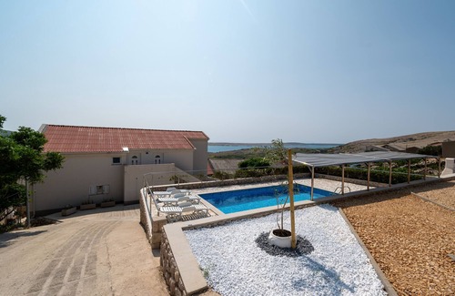 Zubovici Apartment | Two bedroom apartment with terrace and sea view Zubovići, Pag (A-9365-a)