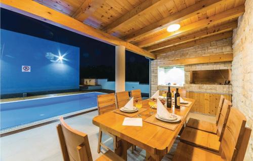 Verunic Apartment | Two-Bedroom Apartment In Verunic