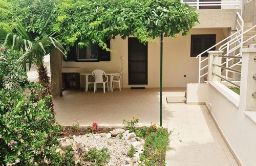 Zaboric Apartment | Two bedroom apartment near beach Žaborić, Šibenik (A-6097-a)