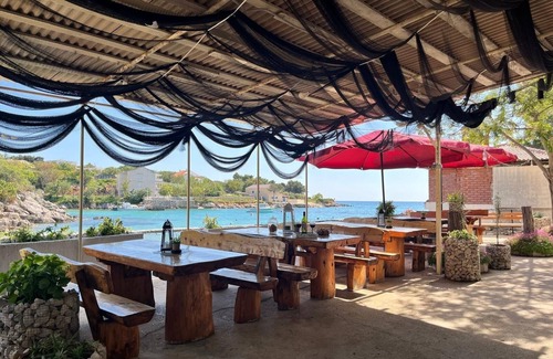 Potocnica Apartment | Two bedroom apartment near beach Potočnica, Pag (A-222-b)