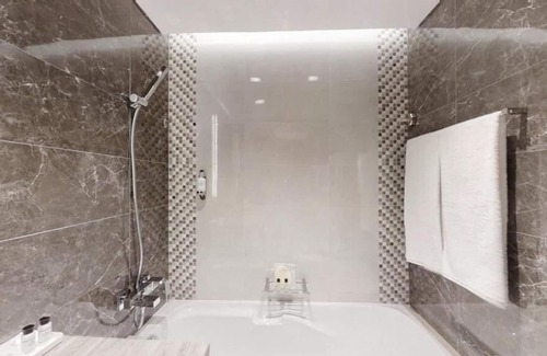 Al Mankhool Apartment | Two Bedroom Apartment Near Al Maya Supermarket By Luxury Bookings