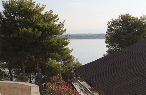 Tkon Apartment | Two bedroom apartment near beach Tkon, Pašman (A-8454-b)