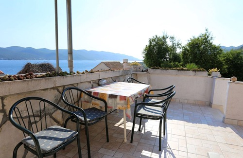 Kuciste Apartment | Two bedroom apartment with terrace and sea view Kučište - Perna, Pelješac (A-10143-a)