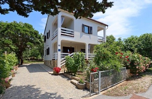 Potocnica Apartment | Two bedroom apartment with terrace Potočnica, Pag (A-6338-c)