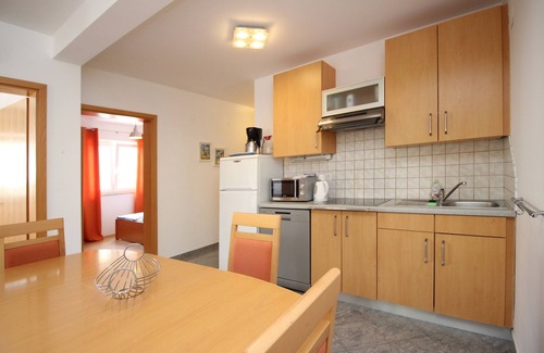 Baska Apartment | Two bedroom apartment with terrace Baška, Krk (A-18794-e)