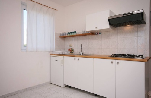 Mandre Apartment | Two bedroom apartment with terrace Mandre, Pag (A-6405-a)