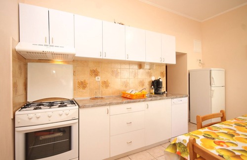 Susak Apartment | Two bedroom apartment with terrace Susak, Lošinj (A-8050-a)