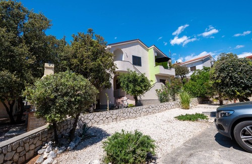 Mandre Apartment | Two bedroom apartment with terrace Mandre, Pag (A-22885-a)