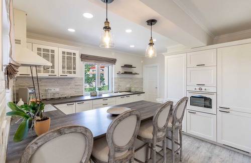 Banjol Apartment | Two bedroom apartment with balcony and sea view Banjol, Rab (A-19804-d)