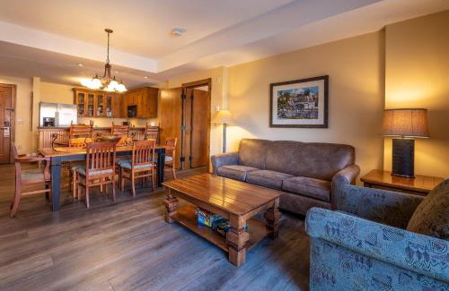Crested Butte Apartment | Two Bedroom Condo with a Balcony in Mountaineer Square condo