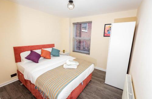 Ashton-under-Lyne Apartment | Two Bedroom Luxury RB Home