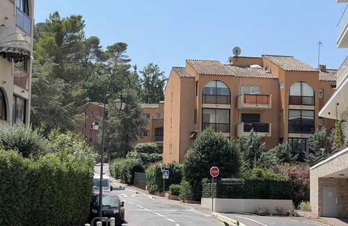 Mougins Apartment | Two bedrooms,54sqm in Mougins, 6 beddings, aircon