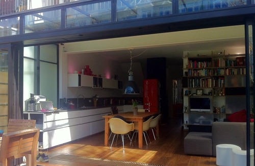 Amsterdam West Apartment | Two-bedrooms apartment walking distance to the city centre