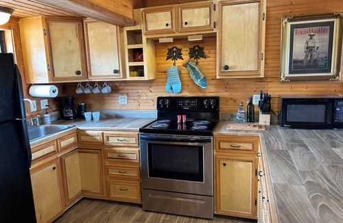 Fredericksburg Cabin | Two charming cabins on scenic ranch on Elm Creek
