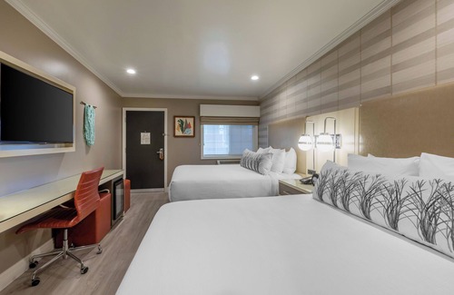 Old Town Hotel | Two Comfortable Units, Relaxing Patio, Fitness Center and Free Parking