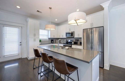 Nashville House | Two Elegant Townhomes - Perfect for Large Groups