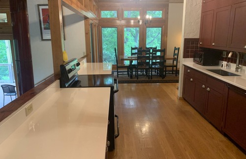 Jasper Cabin | TWO FOR ONE ON RIVER! Modern house and apartment, 9 beds/6 sleeping areas/4 ba