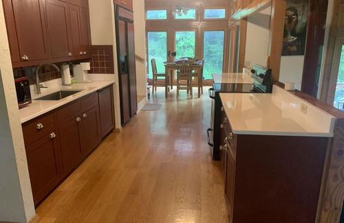 Jasper Cabin | TWO FOR ONE ON RIVER! Modern house and apartment, 9 beds/6 sleeping areas/4 ba