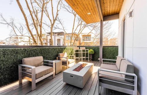 Edgehill House | Two Lavish Gulch Homes - Mins to Broadway