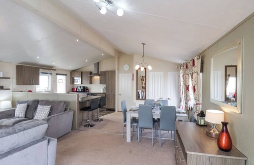 Cayton Bay Cottage | TWO LITTLE DUCKS, pet friendly, country holiday cottage in Cayton
