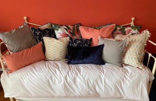 Riva Apartment | Two Palms