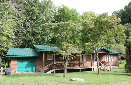 Cherokee Hotel | Two Rivers Lodge