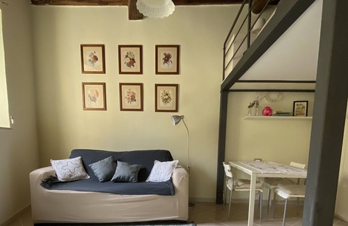 Piombino Apartment | Two-room apartment in the historic center.